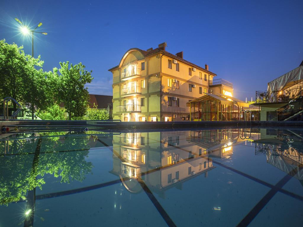 Hotel Kilikiya Uzhhorod Exterior foto